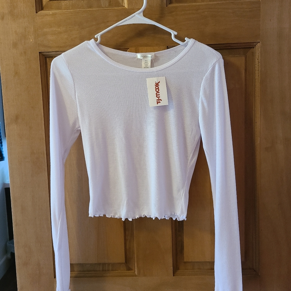 Long Sleeve Crop with Ruffled Bottom